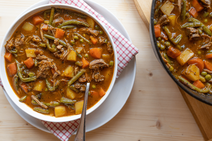 Ensopado de carne com legumes (Imagem: Angelika Heine | Shutterstock) - (crédito: EdiCase) Ensopado de carne com legumes (Imagem: Angelika Heine | Shutterstock) - (crédito: EdiCase)