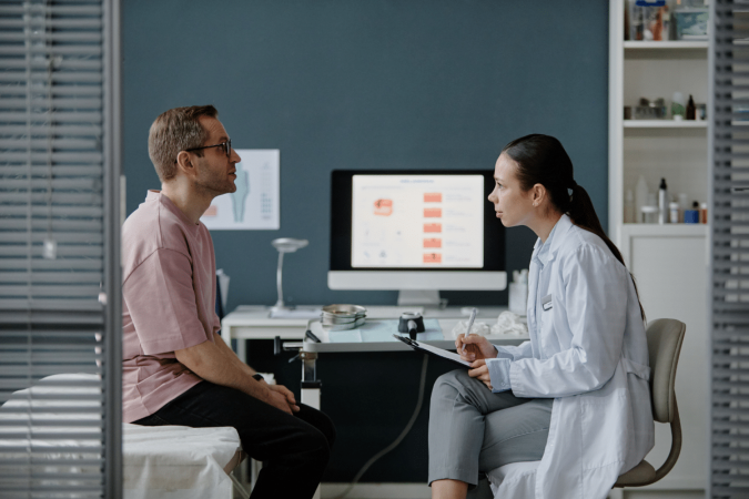 Algumas alterações são esperadas com o passar do tempo, enquanto outras podem exigir investigação médica (Imagem: SeventyFour | Shutterstock) - (crédito: EdiCase) Algumas alterações são esperadas com o passar do tempo, enquanto outras podem exigir investigação médica (Imagem: SeventyFour | Shutterstock) - (crédito: EdiCase)