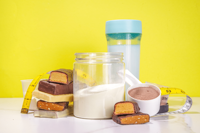 Barras, iogurtes e bebidas proteicas ganham cada vez mais espaço nas prateleiras do mercado fitness (Imagem: Rimma Bondarenko | Shutterstock) - (crédito: EdiCase) Barras, iogurtes e bebidas proteicas ganham cada vez mais espaço nas prateleiras do mercado fitness (Imagem: Rimma Bondarenko | Shutterstock) - (crédito: EdiCase)
