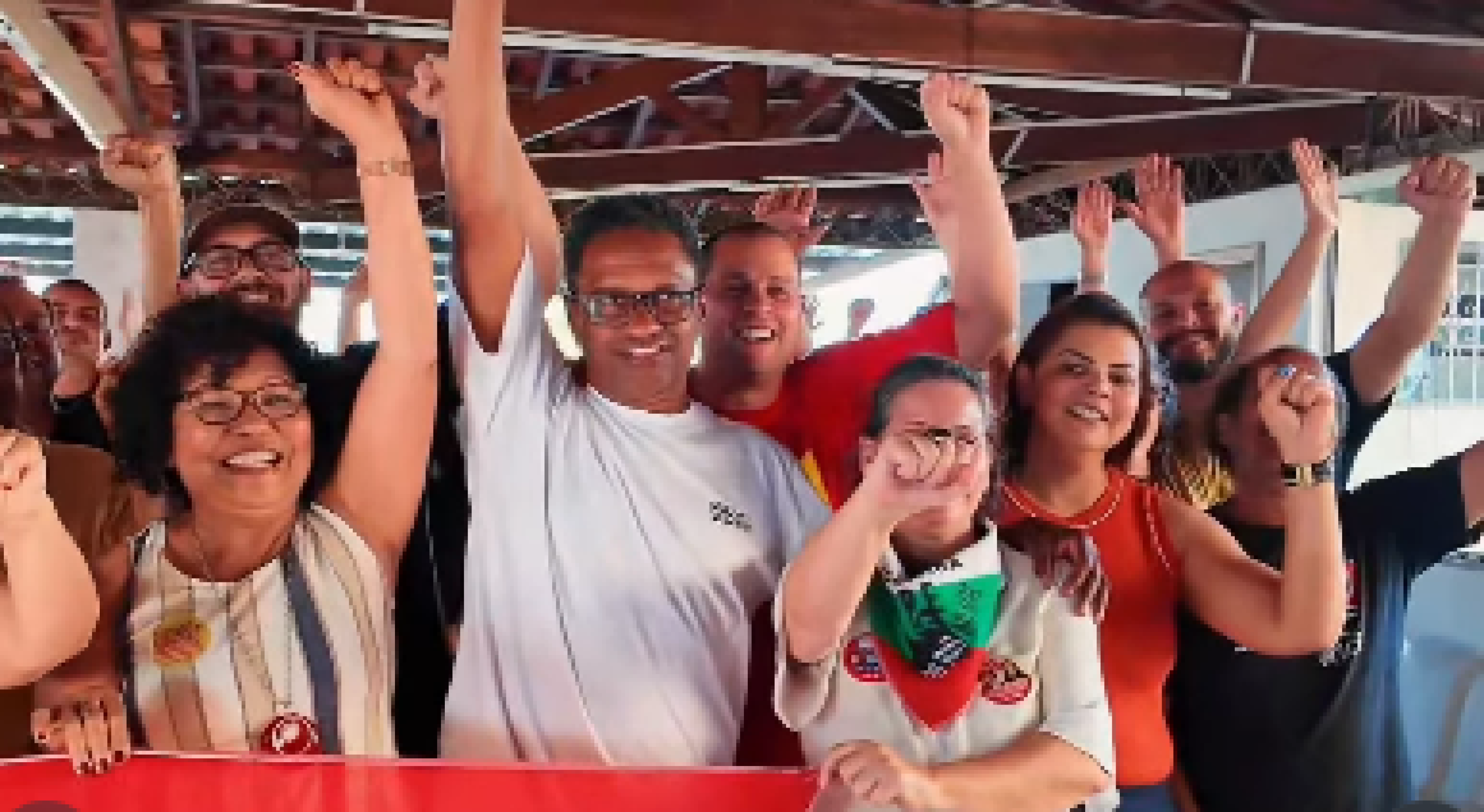 Hertez durante primeiro dia de campanha neste domingo (16/8)