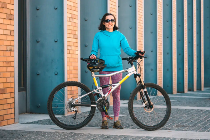 A bicicleta pode ser uma aliada da saúde ao longo de toda a vida (Imagem: zhukovvvlad | Shutterstock) - (crédito: EdiCase) A bicicleta pode ser uma aliada da saúde ao longo de toda a vida (Imagem: zhukovvvlad | Shutterstock) - (crédito: EdiCase)