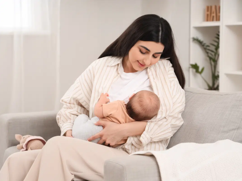 A alimentação da mãe durante a amamentação merece atenção para atender às necessidades do organismo e contribuir para a saúde do bebê (Imagem: Pixel-Shot | Shutterstock) -  (crédito: EdiCase)