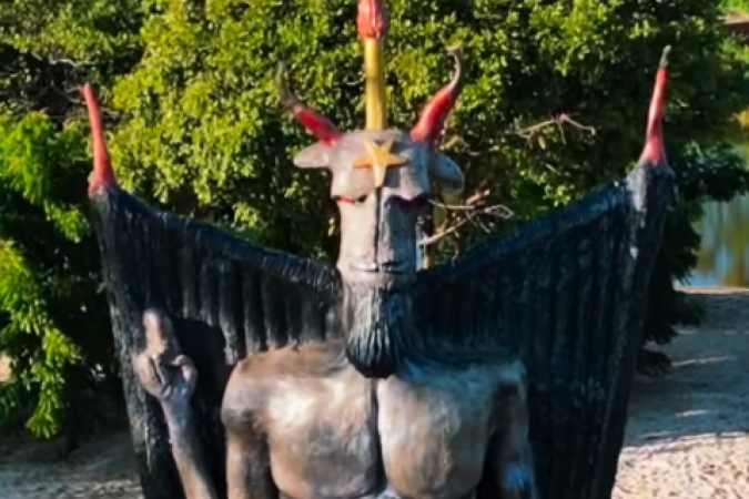 MP investiga denúncia de intolerância após obra de estátua do diabo - (crédito: Reprodução/Redes sociais ) MP investiga denúncia de intolerância após obra de estátua do diabo - (crédito: Reprodução/Redes sociais )