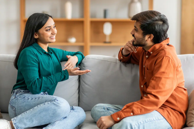 Quando agradar aos outros vira prioridade, você pode deixar de lado suas vontades e até mudar aspectos da própria personalidade (Imagem: Prostock-studio | Shutterstock) - (crédito: EdiCase) Quando agradar aos outros vira prioridade, você pode deixar de lado suas vontades e até mudar aspectos da própria personalidade (Imagem: Prostock-studio | Shutterstock) - (crédito: EdiCase)