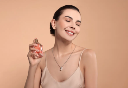 A perfumaria de nicho combina originalidade e liberdade artística para criar fragrâncias com identidade (Imagem: New Africa | Shutterstock) -  (crédito: EdiCase) -A perfumaria de nicho combina originalidade e liberdade artística para criar fragrâncias com identidade (Imagem: New Africa | Shutterstock) -  (crédito: EdiCase)