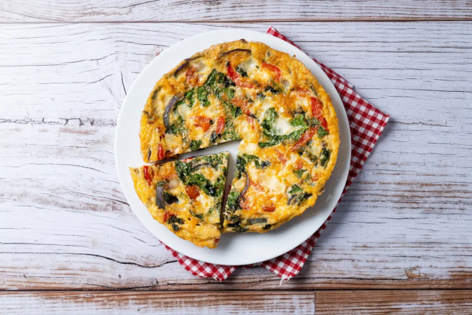 Frittata de ora-pro-nóbis com vegetais (Imagem: etorres | Shutterstock) - (crédito: EdiCase) Frittata de ora-pro-nóbis com vegetais (Imagem: etorres | Shutterstock) - (crédito: EdiCase)