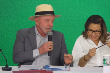 'Esses decretos foram assinados graças a vocês', discursou Lula, em sinalização à área cultural -  (crédito: Reprodução/Youtube Lula)