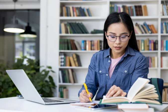 A proximidade da prova pede uma rotina organizada, com foco nas prioridades e espaço para o descanso (Imagem: voronaman | Shutterstock) - (crédito: EdiCase) A proximidade da prova pede uma rotina organizada, com foco nas prioridades e espaço para o descanso (Imagem: voronaman | Shutterstock) - (crédito: EdiCase)