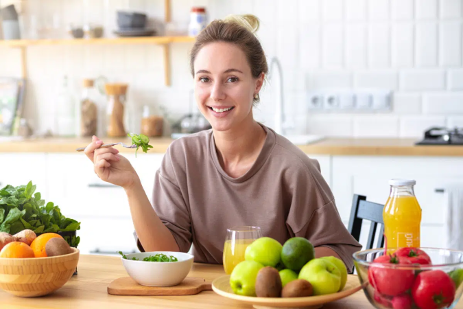 Com o avanço de fatores de risco associados às doenças crônicas, a nutrição passa a ocupar um papel mais estratégico na prevenção (Imagem: KucherAV | Shutterstock) - (crédito: EdiCase) Com o avanço de fatores de risco associados às doenças crônicas, a nutrição passa a ocupar um papel mais estratégico na prevenção (Imagem: KucherAV | Shutterstock) - (crédito: EdiCase)