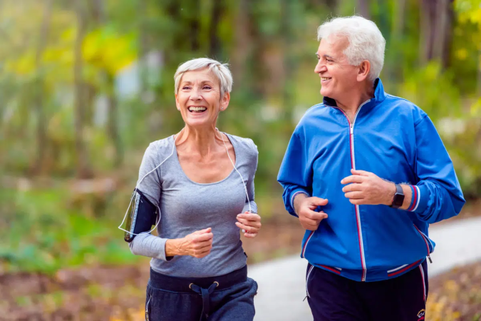 Manter o corpo em movimento ao longo da vida ajuda a preservar a mobilidade e a independência na velhice (Imagem: Lordn | Shutterstock)
- (crédito: EdiCase) Manter o corpo em movimento ao longo da vida ajuda a preservar a mobilidade e a independência na velhice (Imagem: Lordn | Shutterstock)
- (crédito: EdiCase)