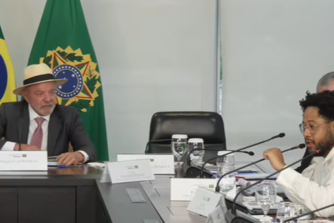 Presente na discussão, no Palácio do Planalto, o reapper Emicida cobrou do Estado brasileiro medidas para limitar a atratividade no design das plataformas de bets - (crédito: Reprodução/Youtube Lula Oficial) Presente na discussão, no Palácio do Planalto, o reapper Emicida cobrou do Estado brasileiro medidas para limitar a atratividade no design das plataformas de bets - (crédito: Reprodução/Youtube Lula Oficial)