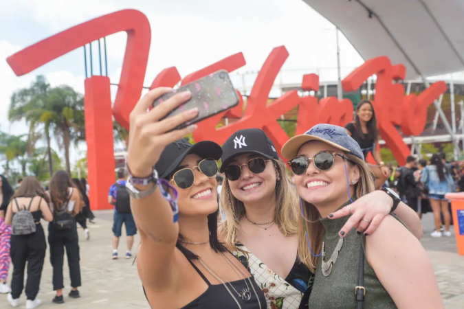 Cada signo tem sua maneira de aproveitar o Rock in Rio (Imagem: Shutter Photo Press | Shutterstock) - (crédito: EdiCase) Cada signo tem sua maneira de aproveitar o Rock in Rio (Imagem: Shutter Photo Press | Shutterstock) - (crédito: EdiCase)