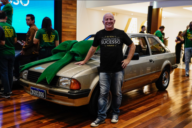 A empresa entregou o carro ao funcionário na sexta-feira
- (crédito: Reprodução) A empresa entregou o carro ao funcionário na sexta-feira
- (crédito: Reprodução)