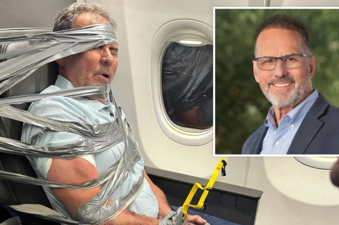 Passageiro preso com fita adesiva em avião é demitido do emprego - Foto