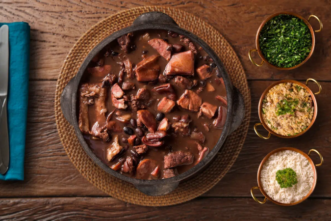 Feijoada (Imagem: Paulo Vilela | Shutterstock) - (crédito: EdiCase) Feijoada (Imagem: Paulo Vilela | Shutterstock) - (crédito: EdiCase)