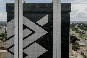 Segundo o Sindicato dos Bancários de São Paulo, Osasco e Região, a greve será por tempo indeterminado - (crédito: Foto: Rafa Neddermeyer/Agência Brasil) Segundo o Sindicato dos Bancários de São Paulo, Osasco e Região, a greve será por tempo indeterminado - (crédito: Foto: Rafa Neddermeyer/Agência Brasil)