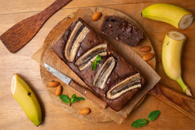 Bolo de chocolate com banana proteico (Imagem: Lecker Studio | Shutterstock) - (crédito: EdiCase) Bolo de chocolate com banana proteico (Imagem: Lecker Studio | Shutterstock) - (crédito: EdiCase)