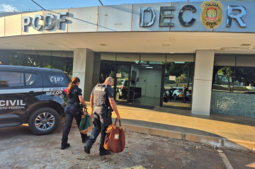 Operação Lastro Oco investiga crimes financeiros no Distrito Federal - (crédito: Divulgação/PCDF) Operação Lastro Oco investiga crimes financeiros no Distrito Federal - (crédito: Divulgação/PCDF)