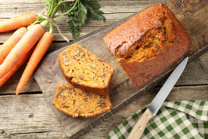 Essa versão do clássico bolo de cenoura é prática, saborosa e nutritiva (Imagem: New África | Shutterstock)
- (crédito: EdiCase) Essa versão do clássico bolo de cenoura é prática, saborosa e nutritiva (Imagem: New África | Shutterstock)
- (crédito: EdiCase)