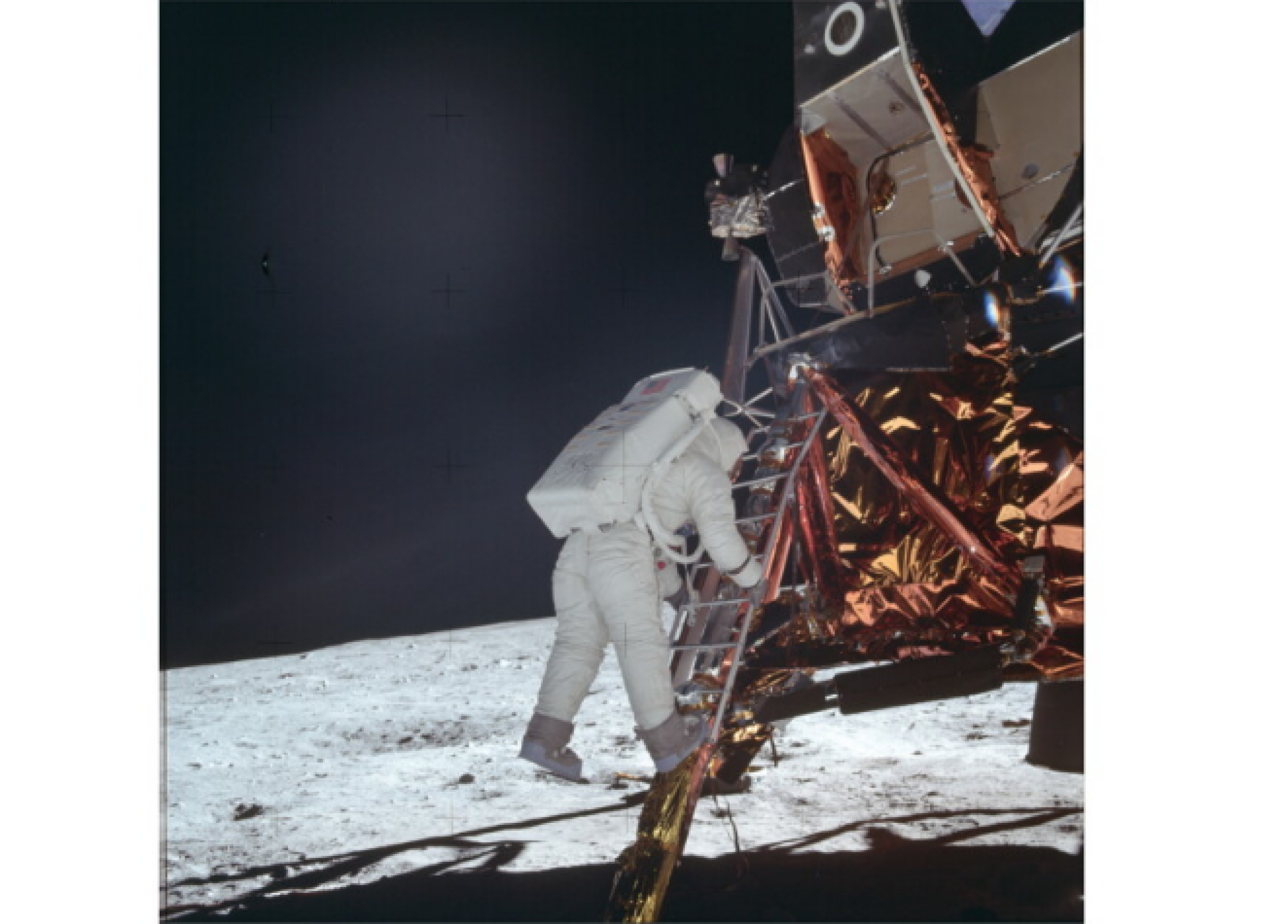 Fitas da Apollo 11 compradas por US$ 217 são vendidas por US$ 1,8 milhão