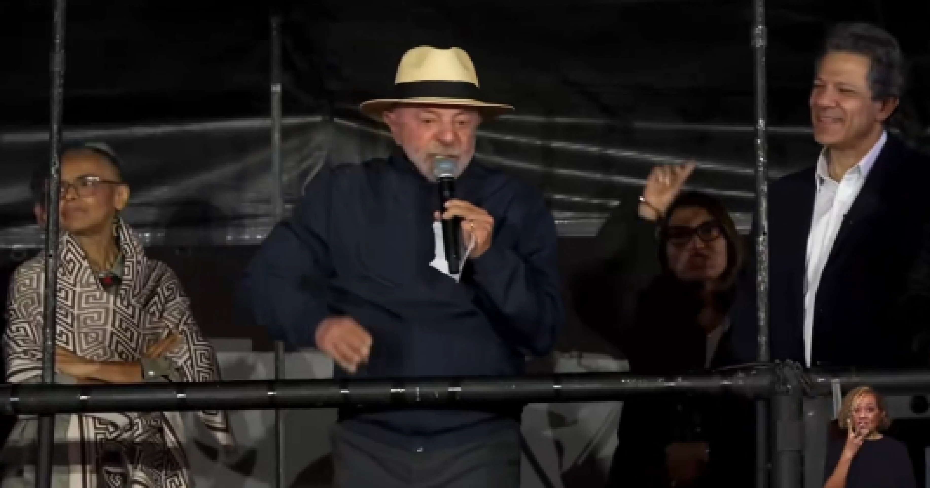 Lula rebate times e diz que fim das bets não acabará com futebol