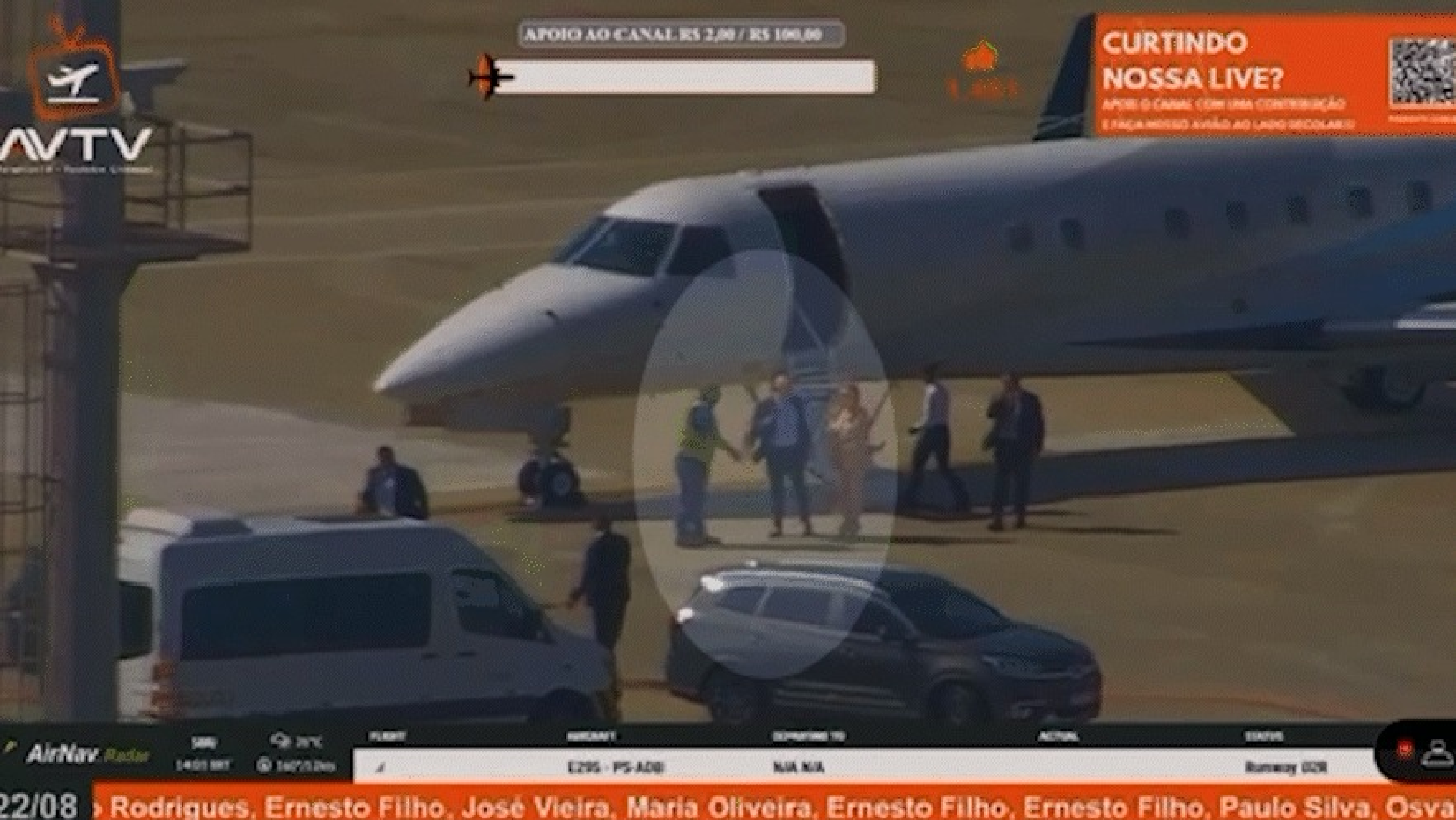 Vídeo mostra Moraes e esposa desembarcando de jatinho ligado a Vorcaro