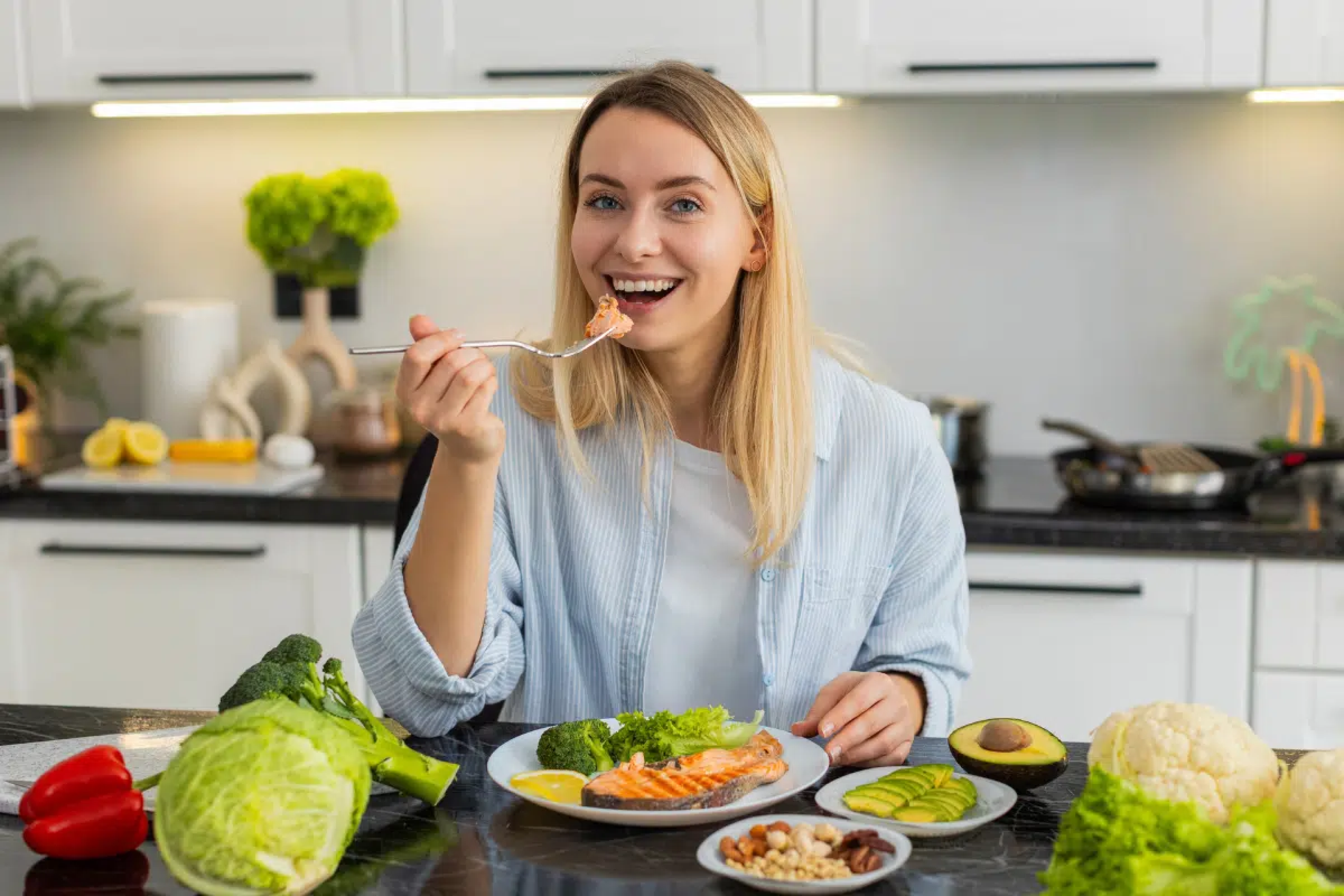 Mais proteína ajuda na menopausa? Entenda o que os estudos mostram