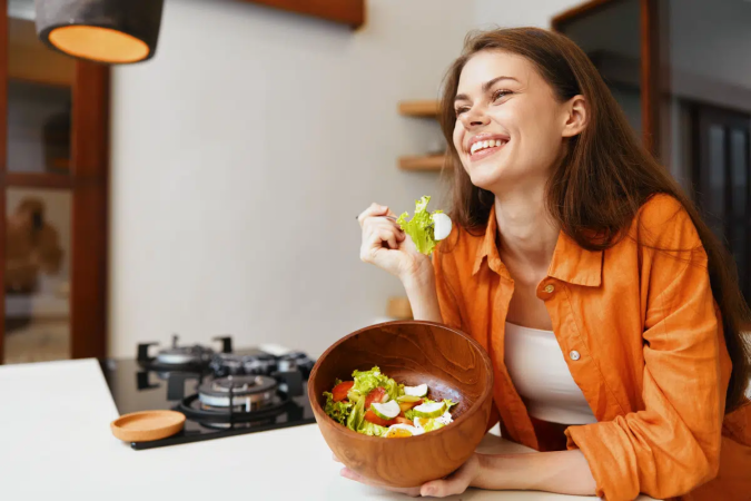 Uma alimentação variada faz parte de um conjunto de hábitos associados ao cuidado com a saúde e o bem-estar (Imagem: ShotPrime Studio | Shutterstock) - (crédito: EdiCase) Uma alimentação variada faz parte de um conjunto de hábitos associados ao cuidado com a saúde e o bem-estar (Imagem: ShotPrime Studio | Shutterstock) - (crédito: EdiCase)
