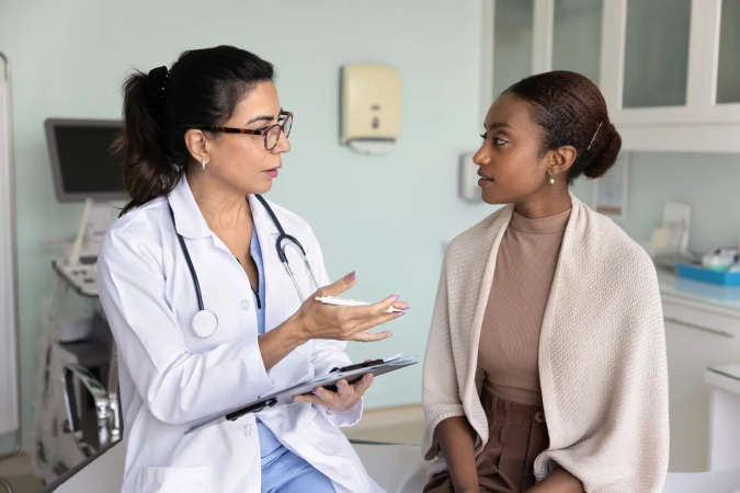 Gestação, hipertensão, enxaqueca e alterações hormonais estão entre os aspectos que merecem atenção (Imagem: fizkes | Shutterstock) - (crédito: EdiCase) Gestação, hipertensão, enxaqueca e alterações hormonais estão entre os aspectos que merecem atenção (Imagem: fizkes | Shutterstock) - (crédito: EdiCase)