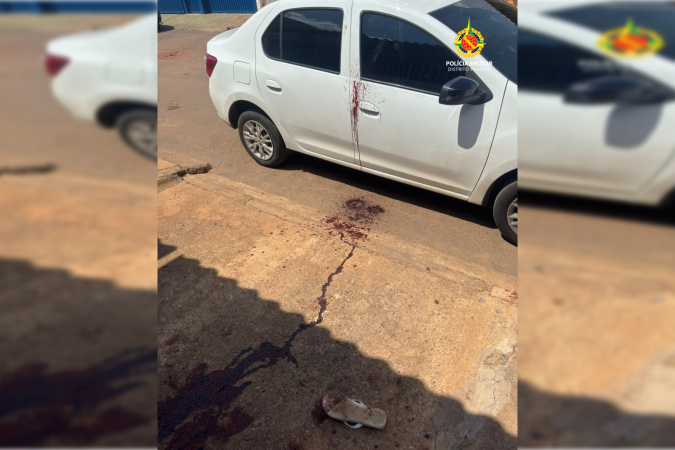 Homem correu ferido pela rua após ataque - (crédito: PMDF/Divulgação) Homem correu ferido pela rua após ataque - (crédito: PMDF/Divulgação)