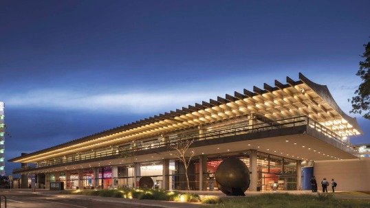 SESI Lab oferece visitação noturna gratuita para o público explorar suas exposições e a arquitetura modernista de Oscar Niemeyer - (crédito: Divulgação) SESI Lab oferece visitação noturna gratuita para o público explorar suas exposições e a arquitetura modernista de Oscar Niemeyer - (crédito: Divulgação)