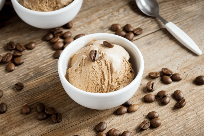 Sorvete de café cremoso (Imagem: Oksana Mizina | Shutterstock) - (crédito: EdiCase) Sorvete de café cremoso (Imagem: Oksana Mizina | Shutterstock) - (crédito: EdiCase)