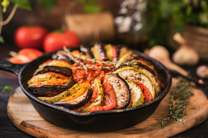 Ratatouille (Imagem: Ellsy S | Shutterstock) - (crédito: EdiCase) Ratatouille (Imagem: Ellsy S | Shutterstock) - (crédito: EdiCase)