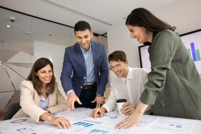 A expansão das vendas também exige novas habilidades para conduzir pessoas, processos e resultados (Imagem: AlyshaYogi | Shutterstock) - (crédito: EdiCase) A expansão das vendas também exige novas habilidades para conduzir pessoas, processos e resultados (Imagem: AlyshaYogi | Shutterstock) - (crédito: EdiCase)