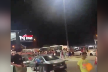 Vídeo que circula nas redes mostra correria após suposto tiroteio interromper manifestão pró-Lula -  (crédito: Reprodução/Redes Sociais)