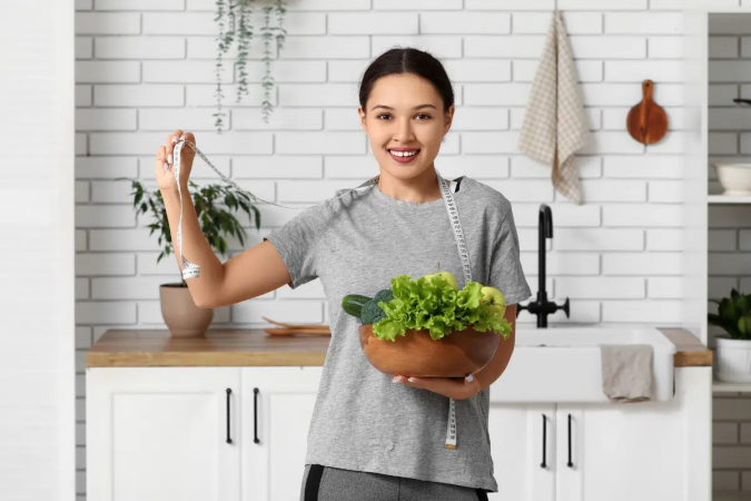 Emagrecer com saúde envolve alimentação equilibrada, atividade física e hábitos sustentáveis (Imagem: Pixel-Shot | Shutterstock) - (crédito: EdiCase) Emagrecer com saúde envolve alimentação equilibrada, atividade física e hábitos sustentáveis (Imagem: Pixel-Shot | Shutterstock) - (crédito: EdiCase)