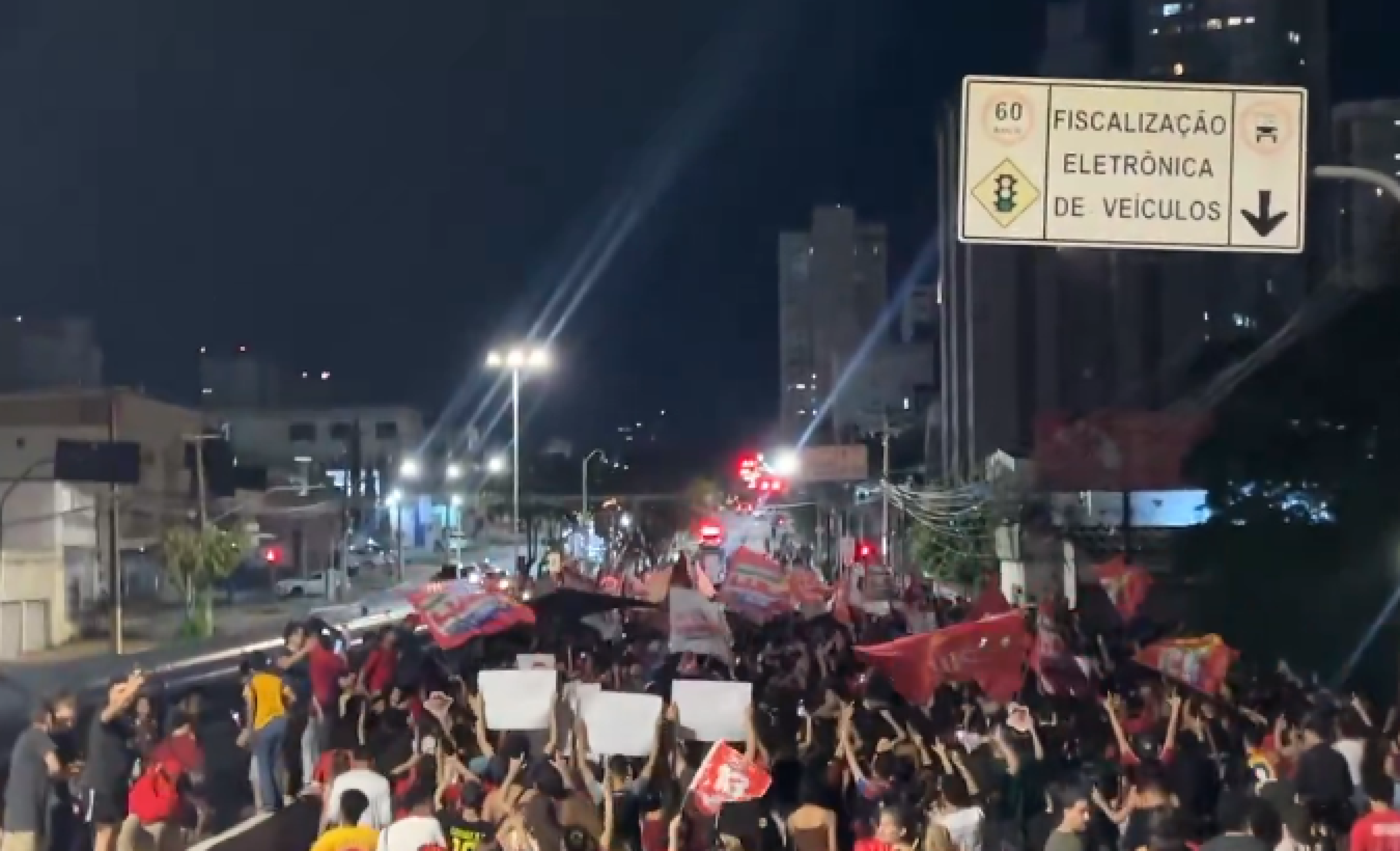 Ato em Goi&acirc;nia somou-se &agrave;s manifesta&ccedil;&otilde;es realizadas simultaneamente