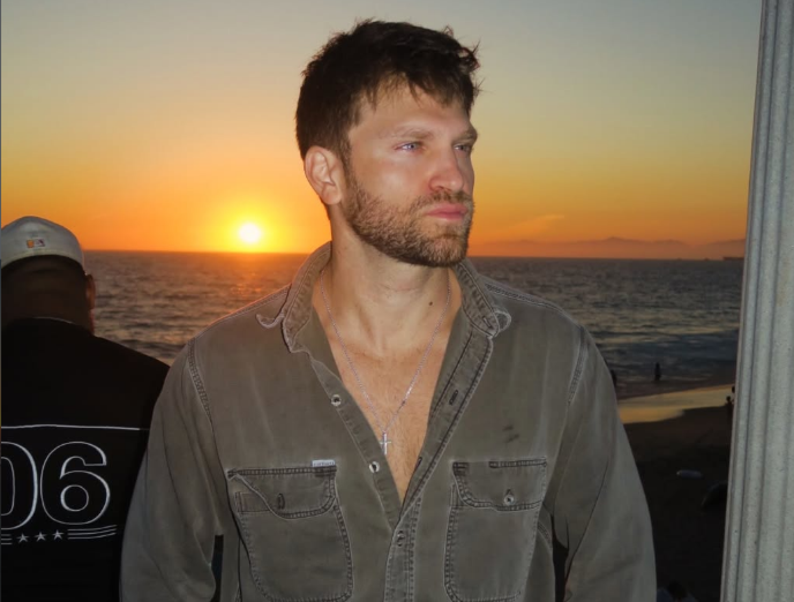 Keegan Allen, ator de ‘Pretty Little Liars’, relata assalto à mão armada