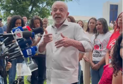 Lula fala com jornalistas no Palácio da Alvorada -  (crédito: Danandra Rocha /CB DA Press)