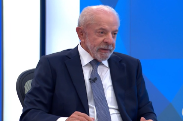 Lula entregará ao TSE autorização para quebra de sigilo dele e dos filhos - Reprodução/TV Globo