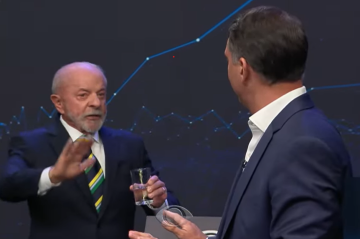 'Não quero ficar perto de você. Da família Bolsonaro, eu quero distância. Quero distância. Com miliciano? Com miliciano, eu quero distância', disse Lula - (crédito: Reprodução/TV Band) 'Não quero ficar perto de você. Da família Bolsonaro, eu quero distância. Quero distância. Com miliciano? Com miliciano, eu quero distância', disse Lula - (crédito: Reprodução/TV Band)