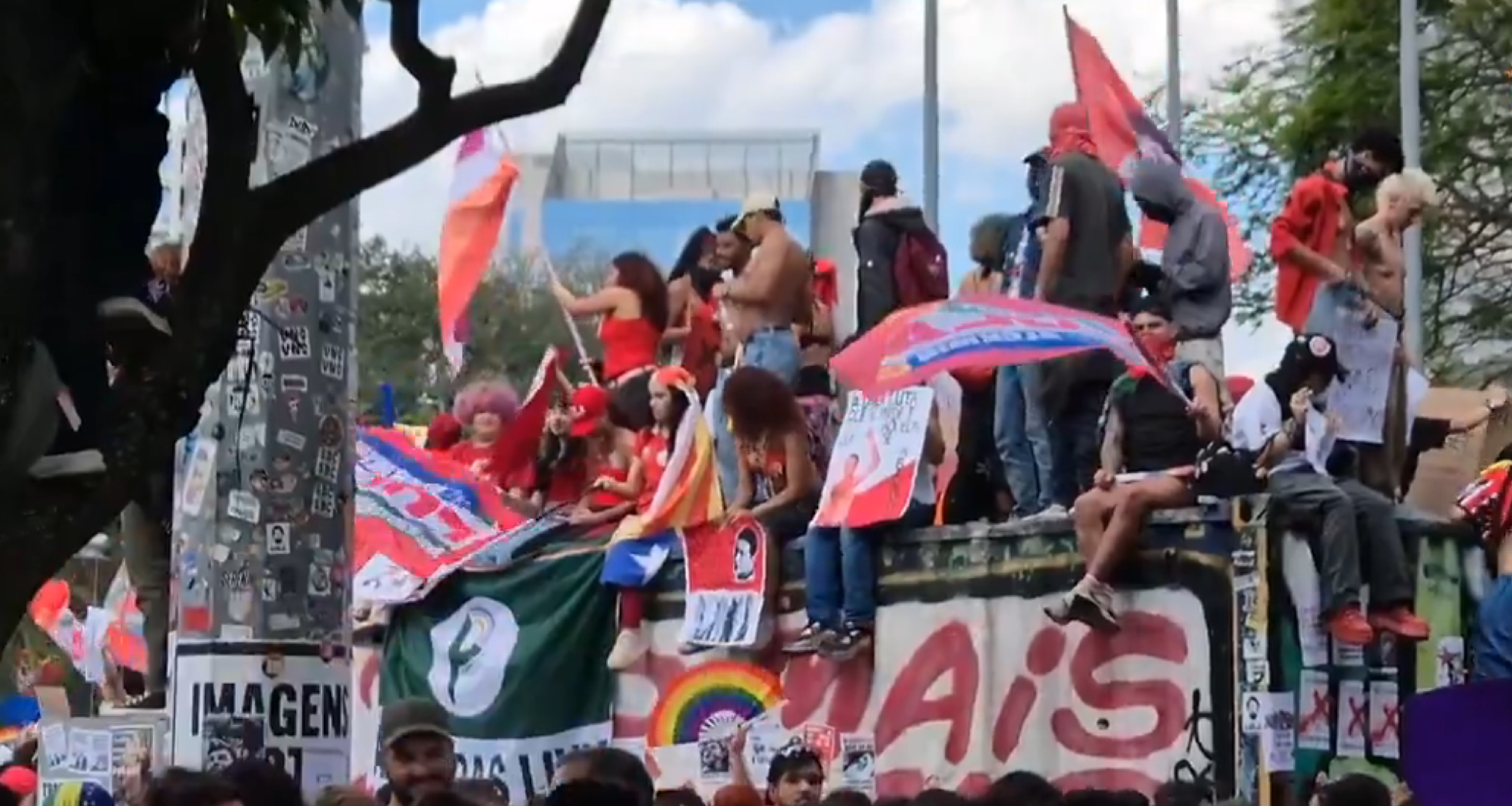 Estrat&eacute;gia dos organizadores na capital paulista priorizou a&ccedil;&otilde;es simult&acirc;neas em bairros perif&eacute;ricos a partir das 15h