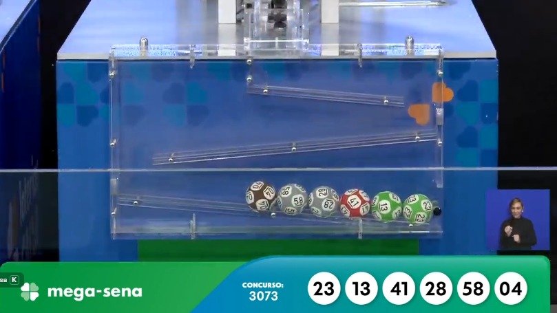 Sorteio da Mega-Sena 3073 mostra os números sorteados que levaram ao acúmulo do prêmio de R$ 206,4 milhões - (crédito: Reprodução/YouTube Caixa) Sorteio da Mega-Sena 3073 mostra os números sorteados que levaram ao acúmulo do prêmio de R$ 206,4 milhões - (crédito: Reprodução/YouTube Caixa)