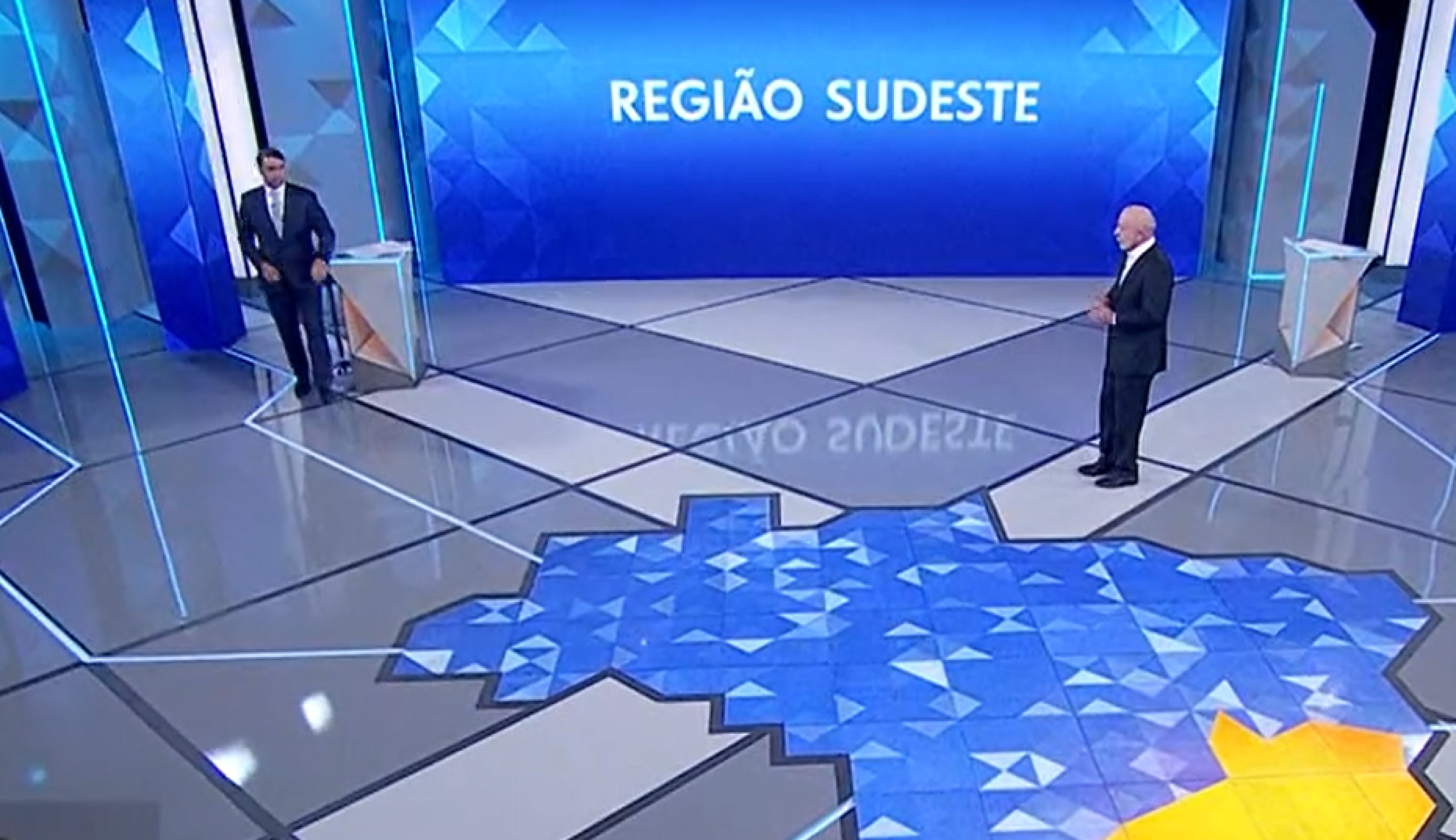 Mínimo seria de R$ 900 sem reajuste, diz Lula; Flávio promete manter aumento - Foto