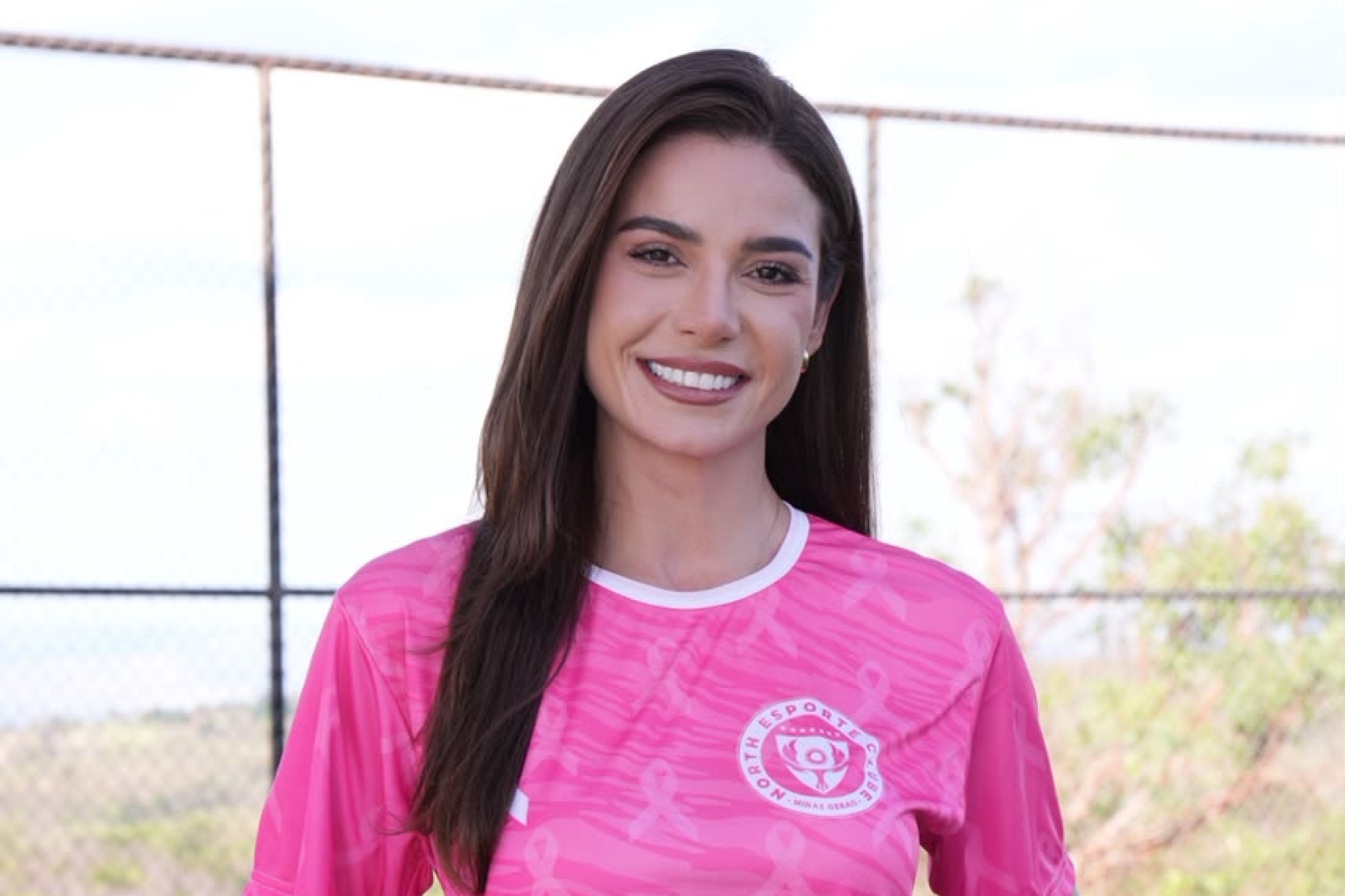 Miss Brasil Julia Gama participa de campanha de conscientização do Outubro Rosa